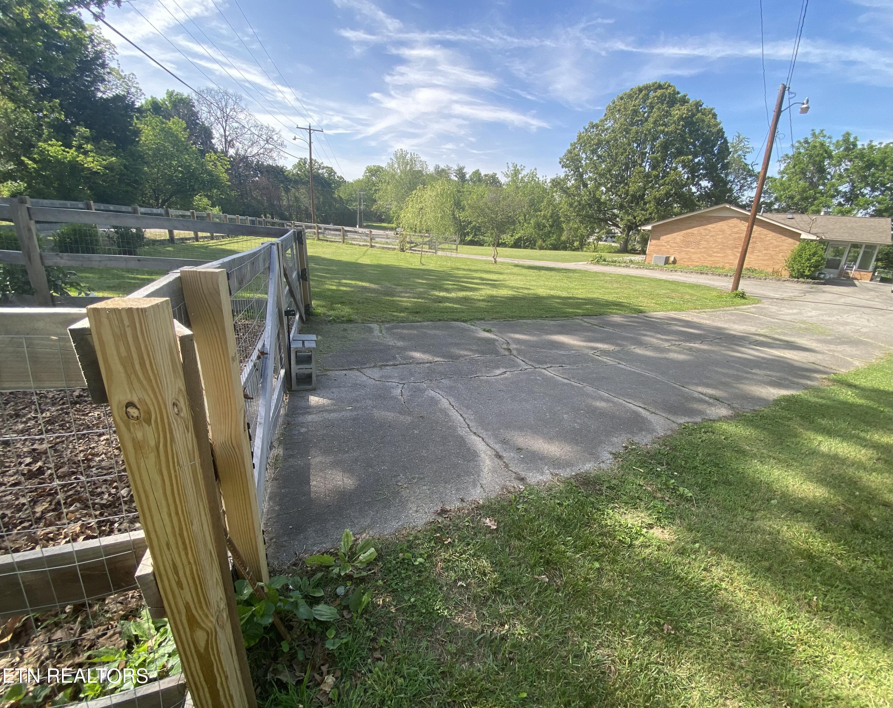 1824 Montvale Road Maryville, TN 37803 - Photo 27 of 47 Driveway Gate 2 Entry