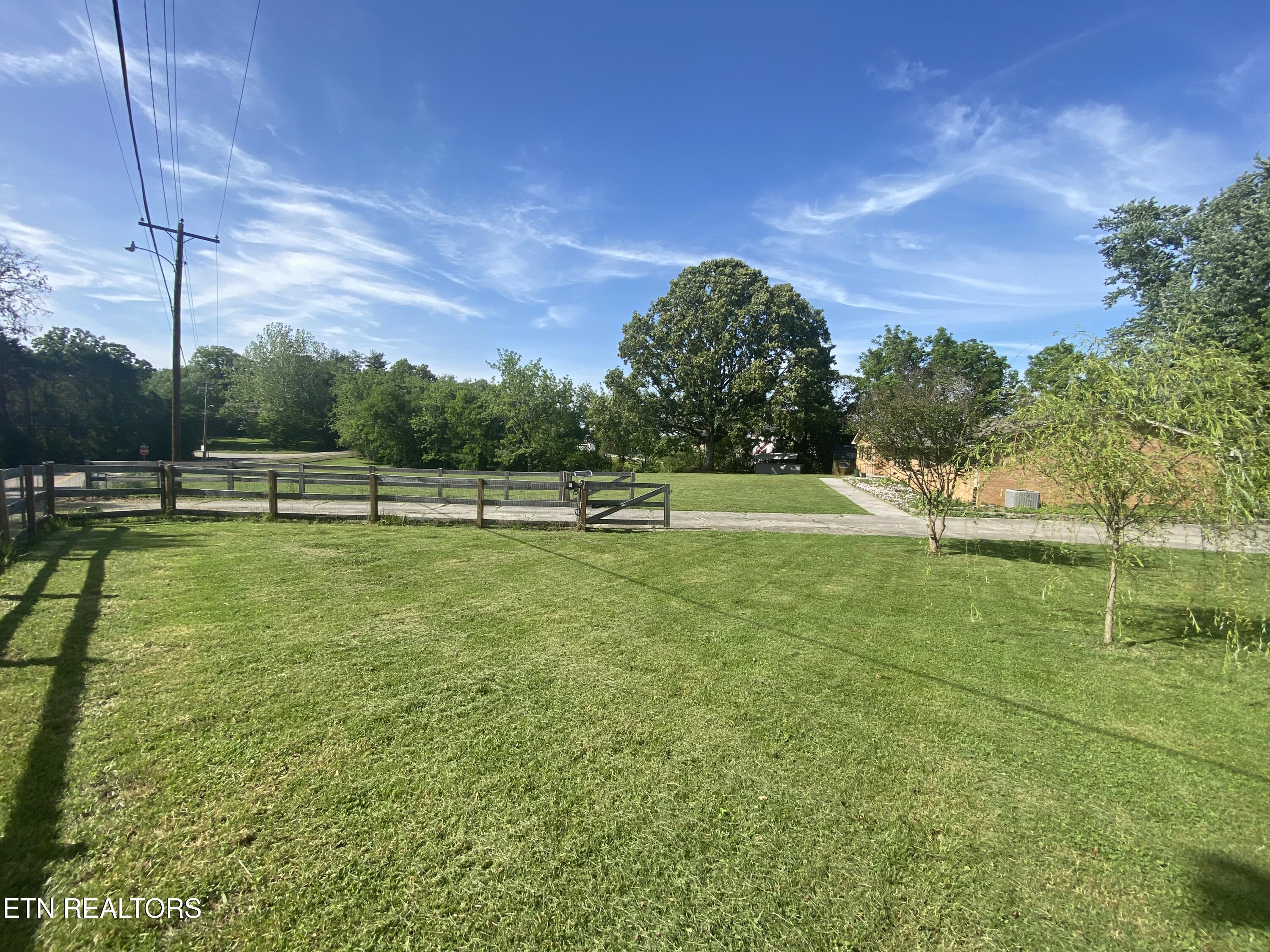 1824 Montvale Road Maryville, TN 37803 - Photo 31 of 47 Side and Front