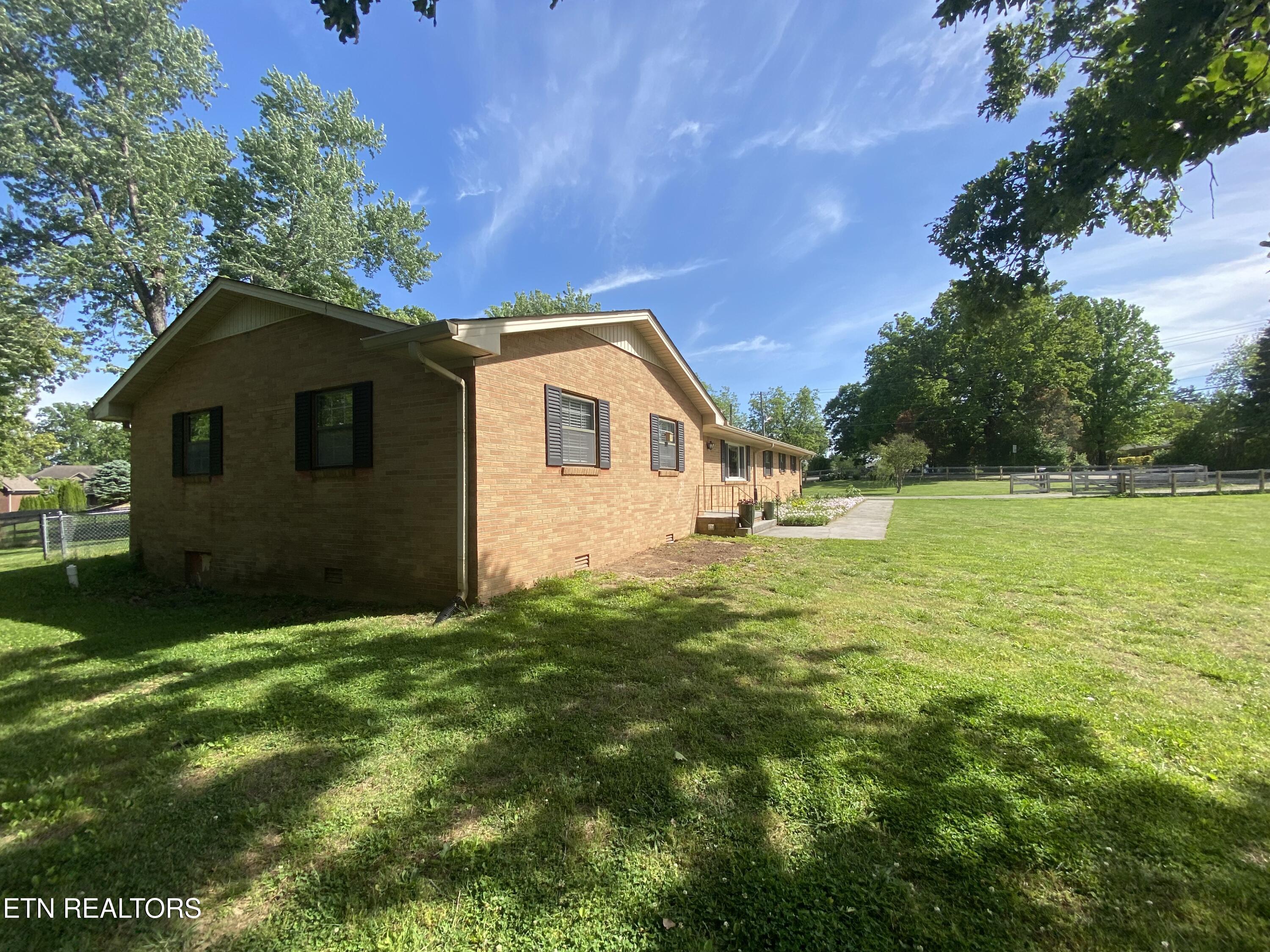 1824 Montvale Road Maryville, TN 37803 - Photo 38 of 47 Front Left Corner