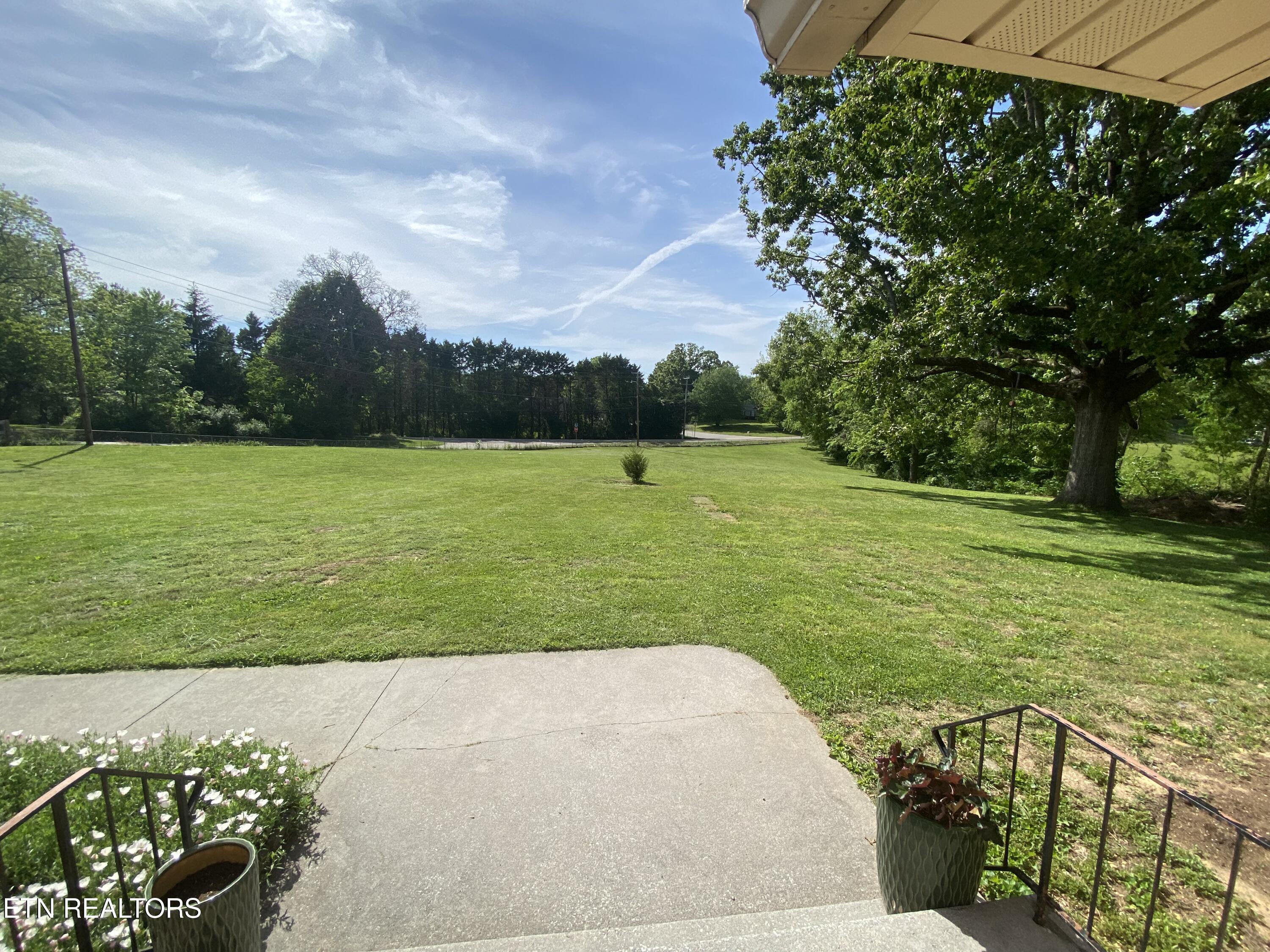 1824 Montvale Road Maryville, TN 37803 - Photo 39 of 47 Front Porch View