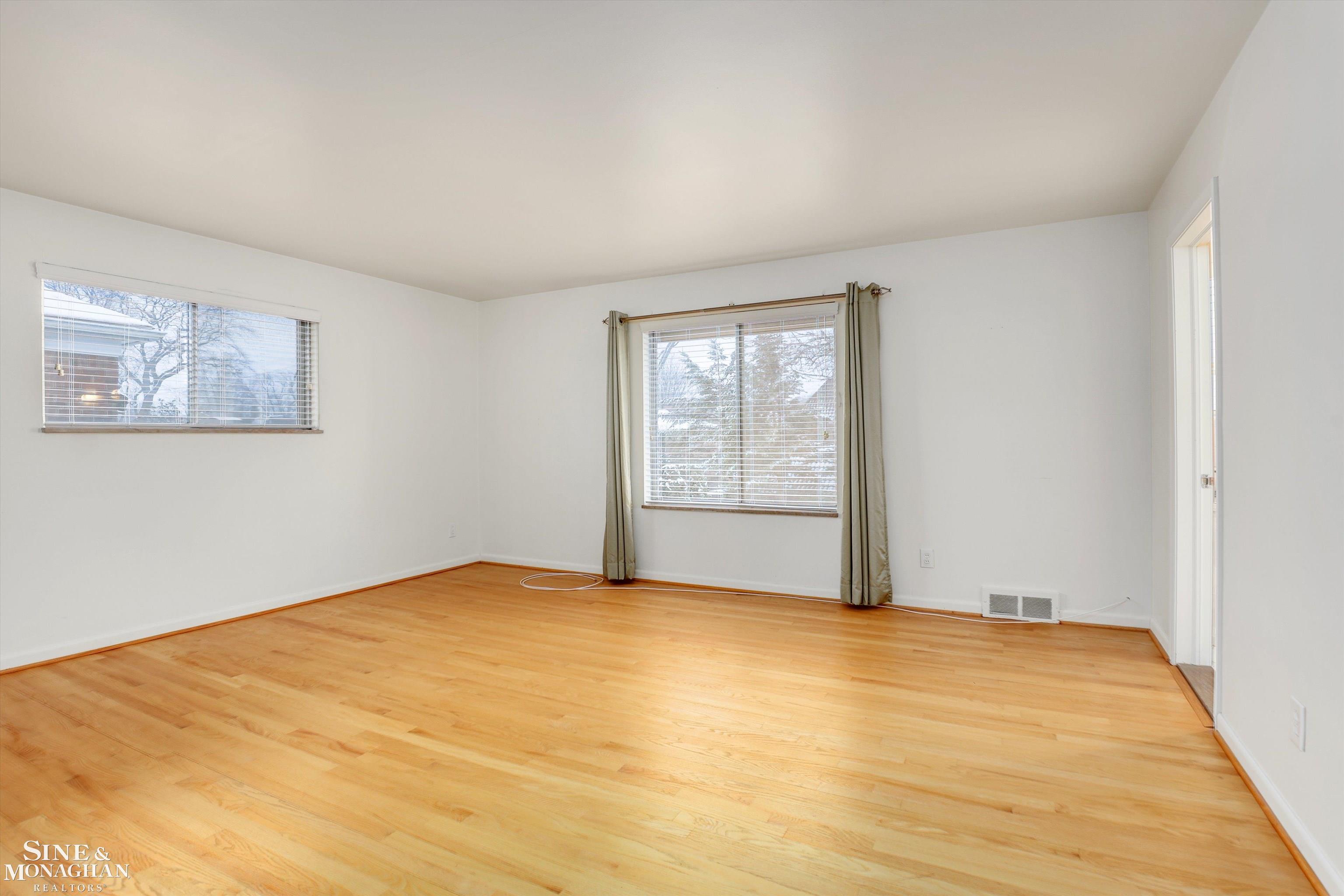 779 Harcourt Road Grosse Pointe, MI 48230 - Photo 16 of 32
