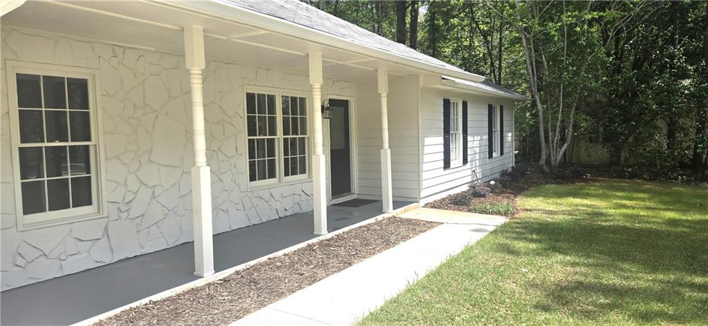 11013 Clearwater Drive Hampton, GA 30228 - Photo 4 of 23