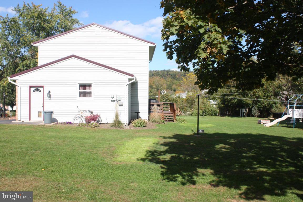 906 Hannah Drive Lititz, PA 17543 - Photo 18 of 23