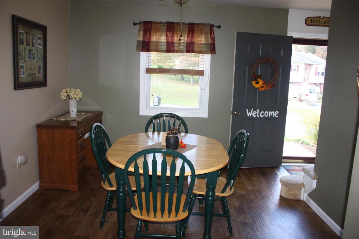 906 Hannah Drive Lititz, PA 17543 - Photo 3 of 23