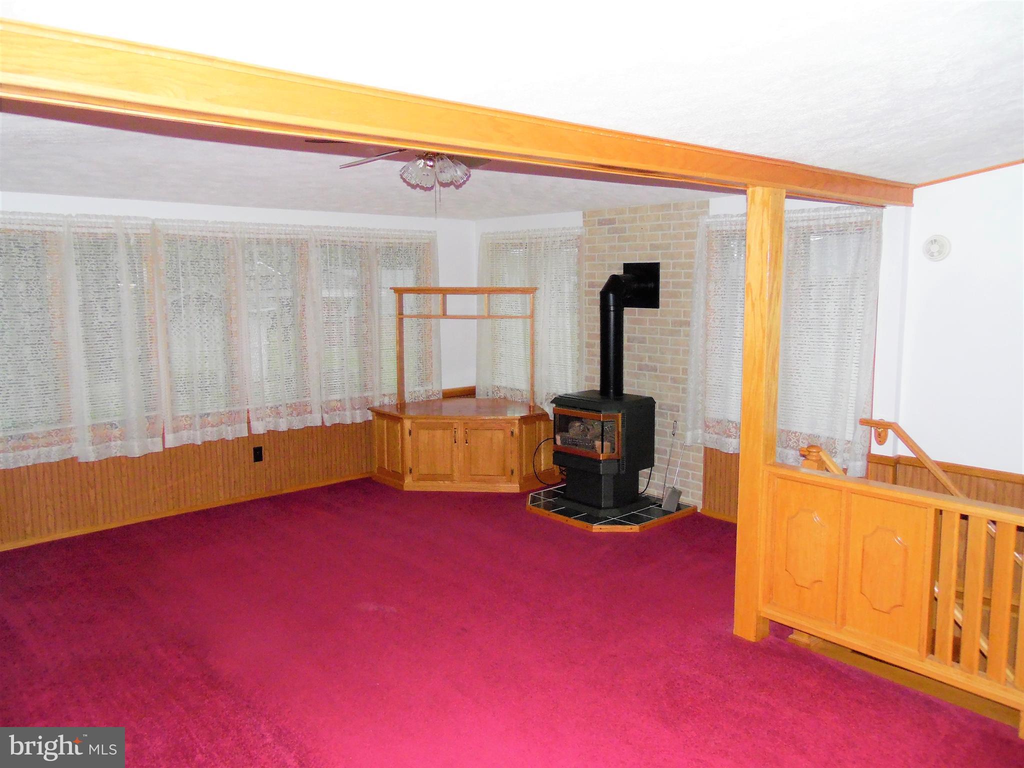 12500 Carlos Road Southwest Frostburg, MD 21532 - Photo 8 of 30 Family Room