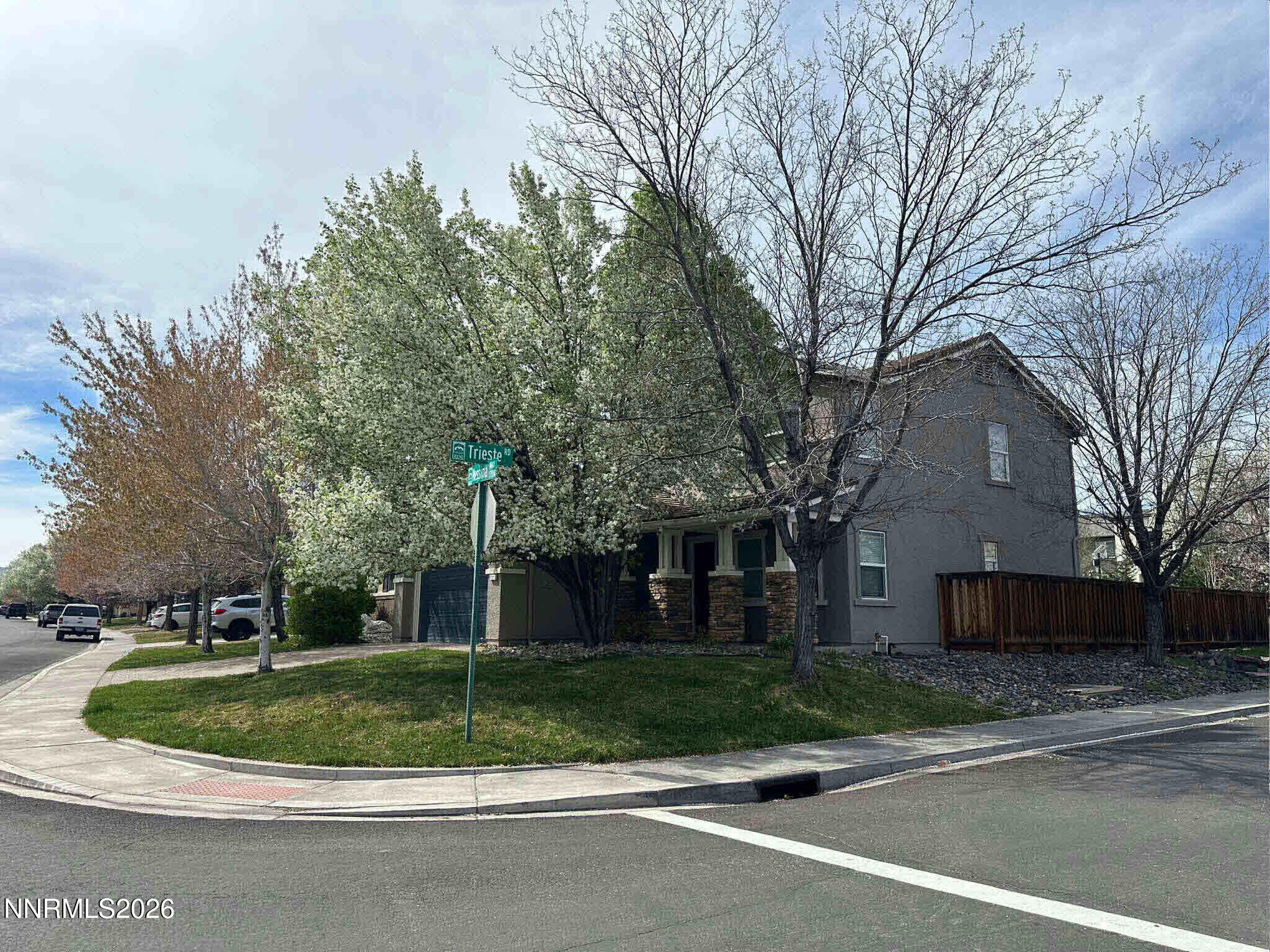 11201 Messina Way Reno, NV 89521 - Photo 4 of 27 Corner View