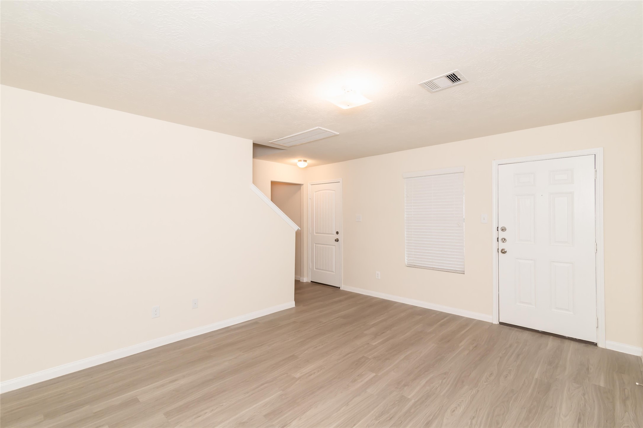 12607 Rio Brazos Street Rosharon, TX 77583 - Photo 6 of 10 Photos may be representative of the floor plan and not the exact home. Finishes, layout, and features of the actual property for lease may vary.