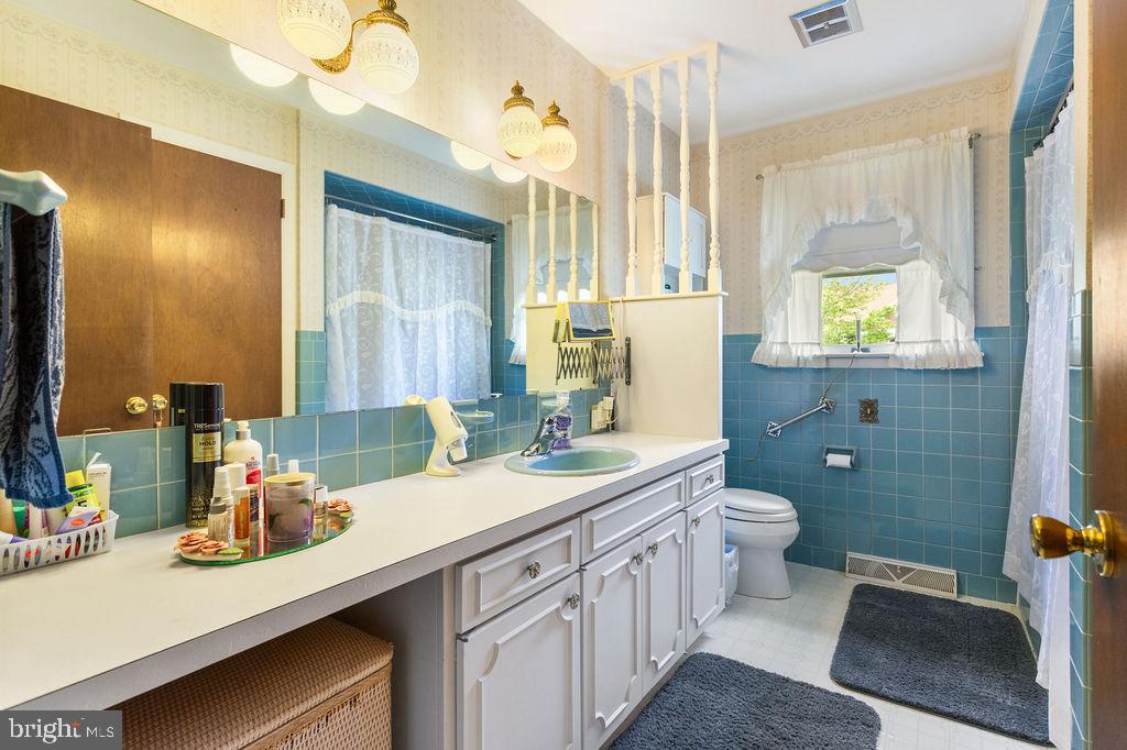 4052 Grandview Road Hanover, PA 17331 - Photo 16 of 35 Gallery Image 16