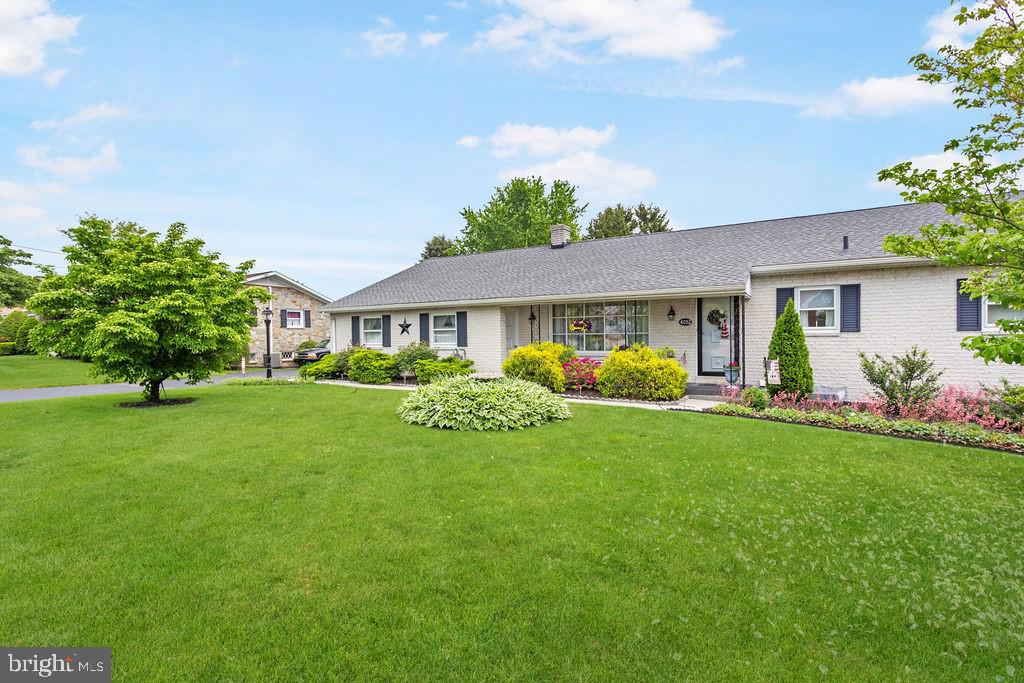 4052 Grandview Road Hanover, PA 17331 - Photo 3 of 35 Gallery Image 3