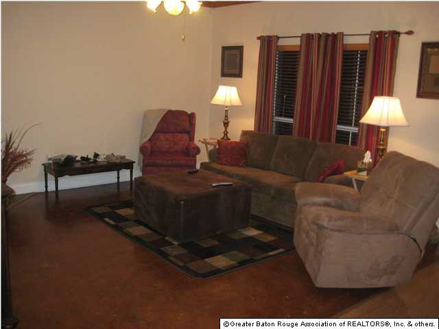 18479 Perkins Oak Road Prairieville, LA 70769 - Photo 3 of 9 Gallery Image 3