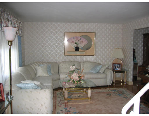 24 Greenwood Road Sharon, MA 02067 - Photo 5 of 9 Gallery Image 5