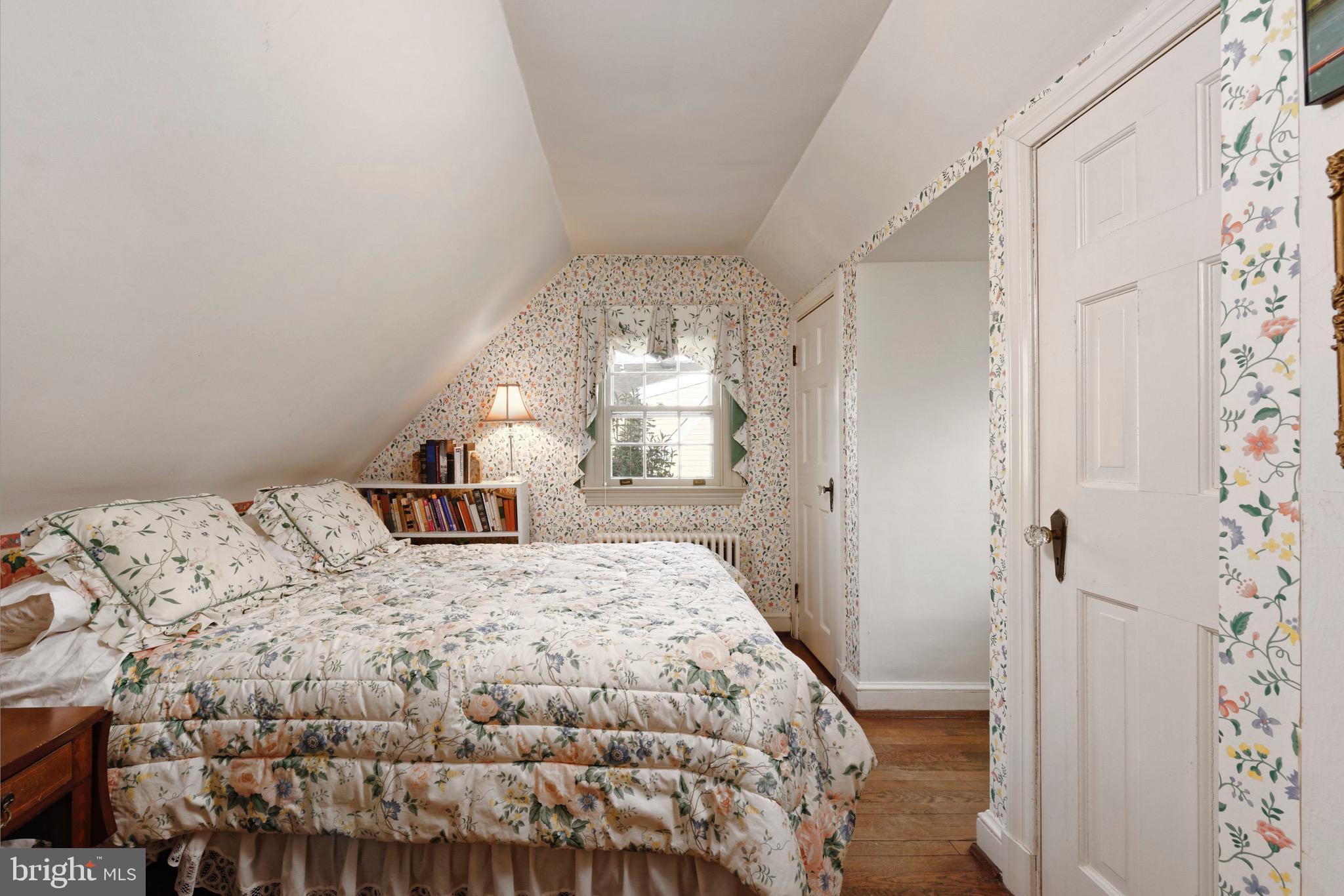 6122 Woodmont Road Alexandria, VA 22307 - Photo 11 of 17 Third bedroom with a sitting room