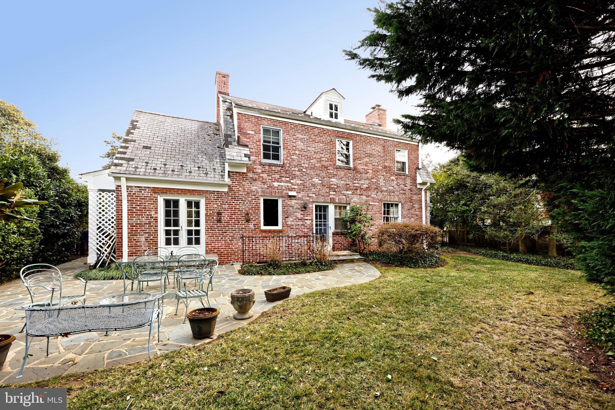 6122 Woodmont Road Alexandria, VA 22307 - Photo 16 of 17 Rear view. Fully fenced