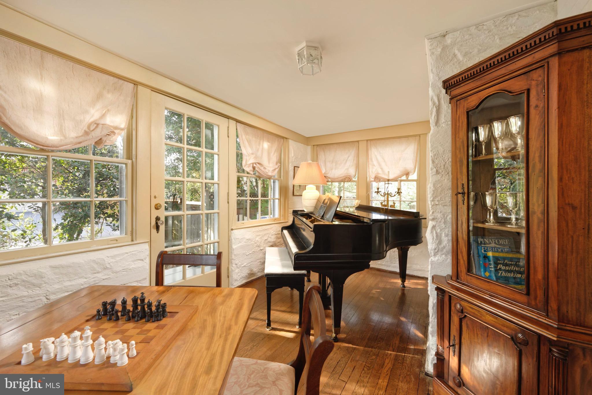 6122 Woodmont Road Alexandria, VA 22307 - Photo 17 of 17 Private reading room/home office/music room