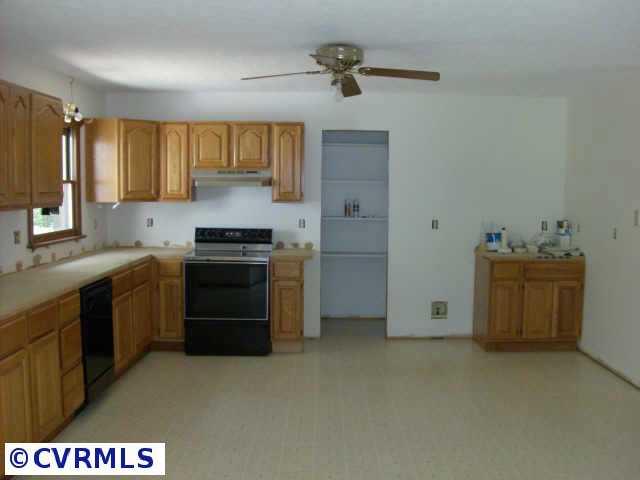 17017 Moores Mill Road Ruther Glen, VA 22546 - Photo 3 of 10 Gallery Image 3