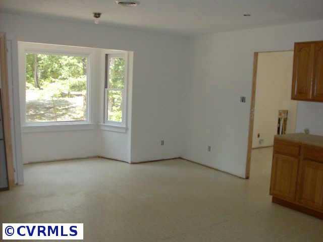 17017 Moores Mill Road Ruther Glen, VA 22546 - Photo 4 of 10 Gallery Image 4