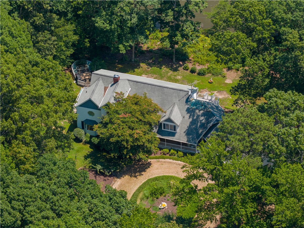 8218 Hell Neck Road Gloucester, VA 23061 - Photo 8 of 50 Circular drive & ample parking for entertaining