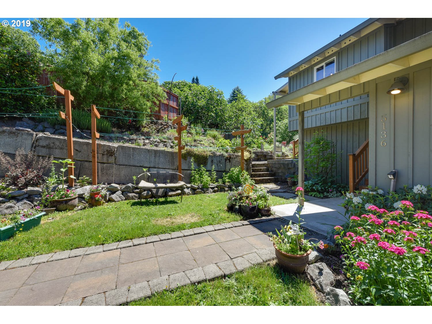 5136 Southwest Custer Street Portland, OR 97219 - Photo 3 of 32 Gallery Image 3