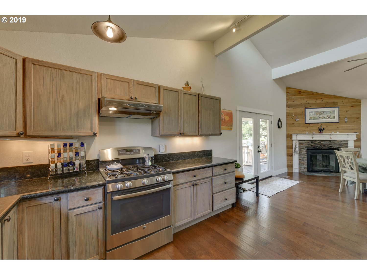 5136 Southwest Custer Street Portland, OR 97219 - Photo 8 of 32 Gallery Image 8