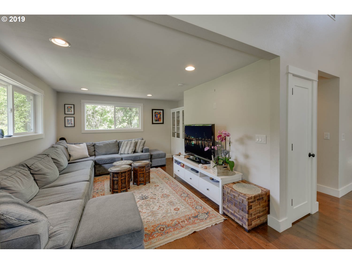 5136 Southwest Custer Street Portland, OR 97219 - Photo 10 of 32 Gallery Image 10