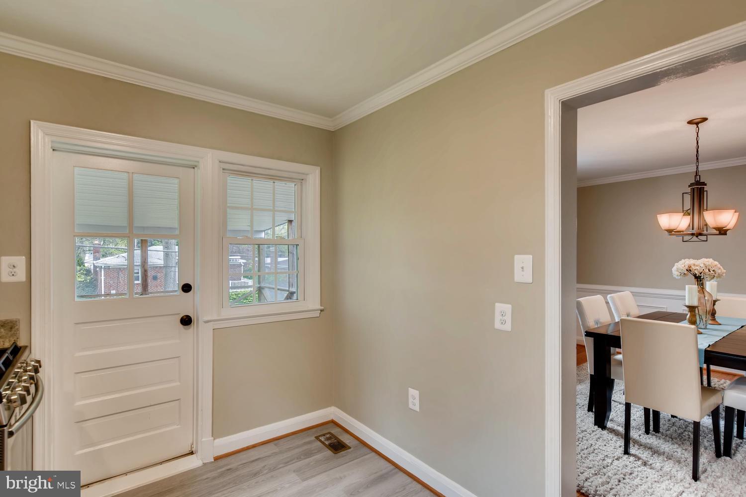 311 Waveland Road Baltimore, MD 21228 - Photo 11 of 28 Kitchen