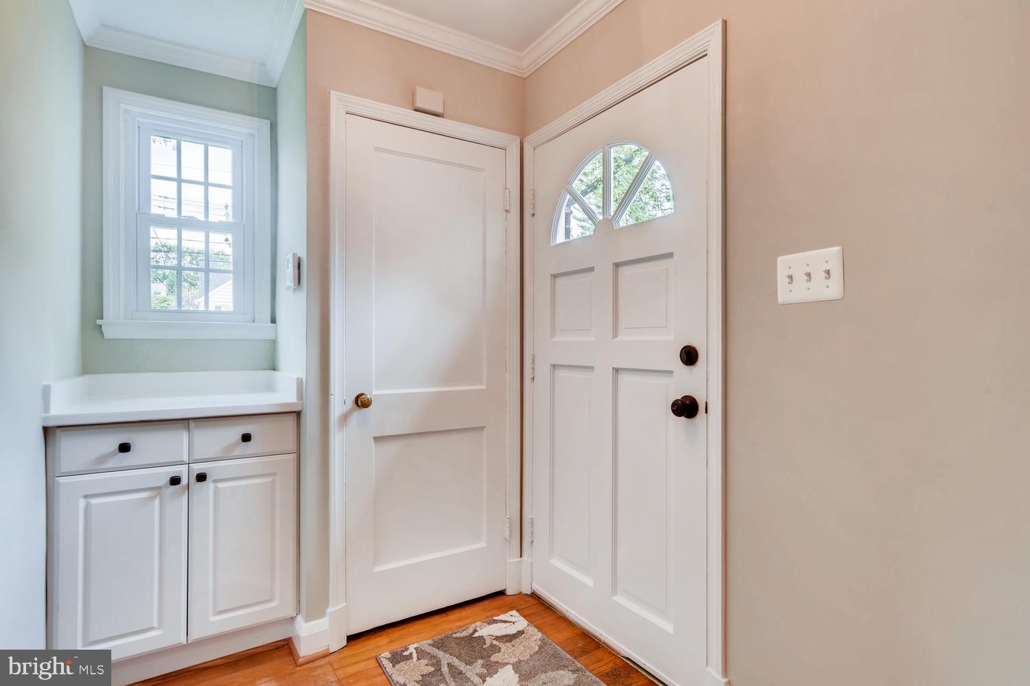 311 Waveland Road Baltimore, MD 21228 - Photo 4 of 28 Entry