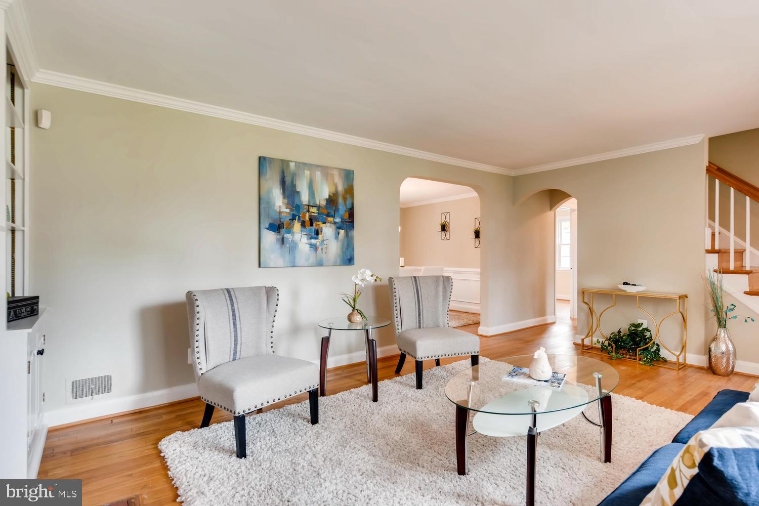 311 Waveland Road Baltimore, MD 21228 - Photo 5 of 28 Living Room