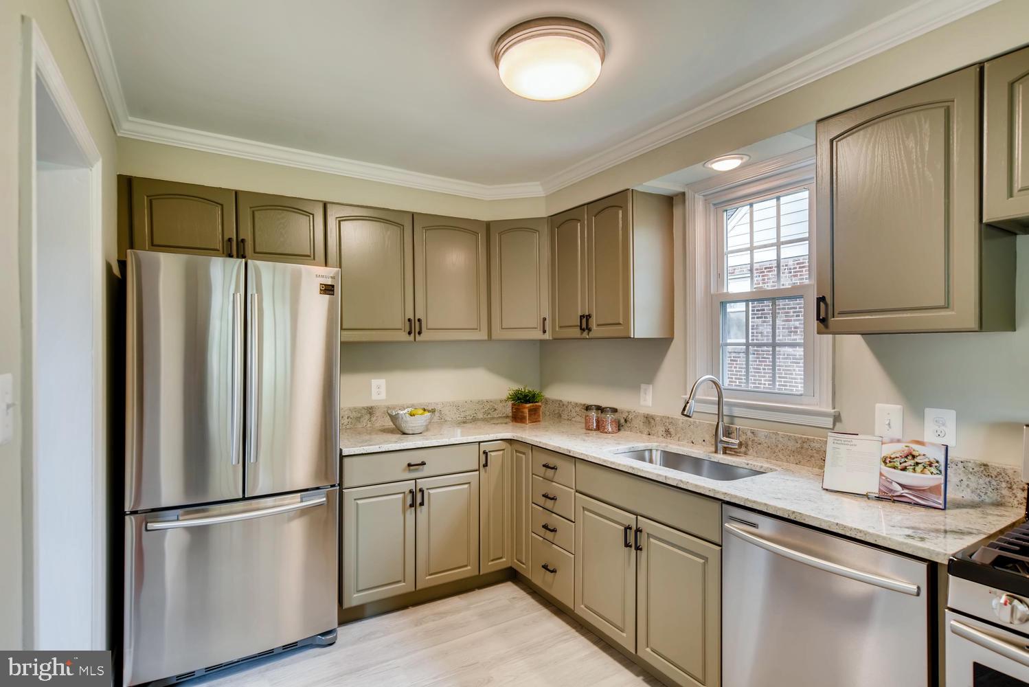 311 Waveland Road Baltimore, MD 21228 - Photo 10 of 28 Kitchen