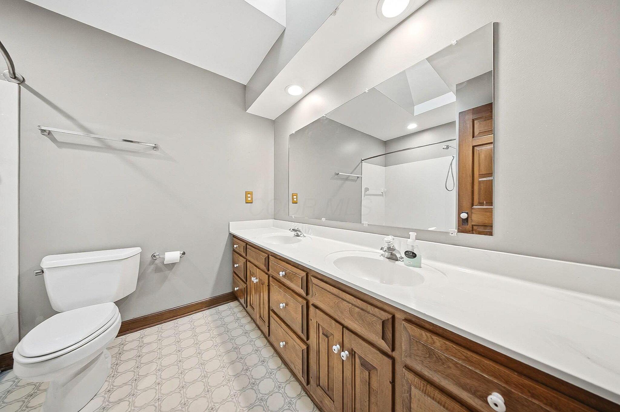 5050 Clark-Shaw Road Powell, OH 43065 - Photo 50 of 82 Upstairs Hall Bathroom