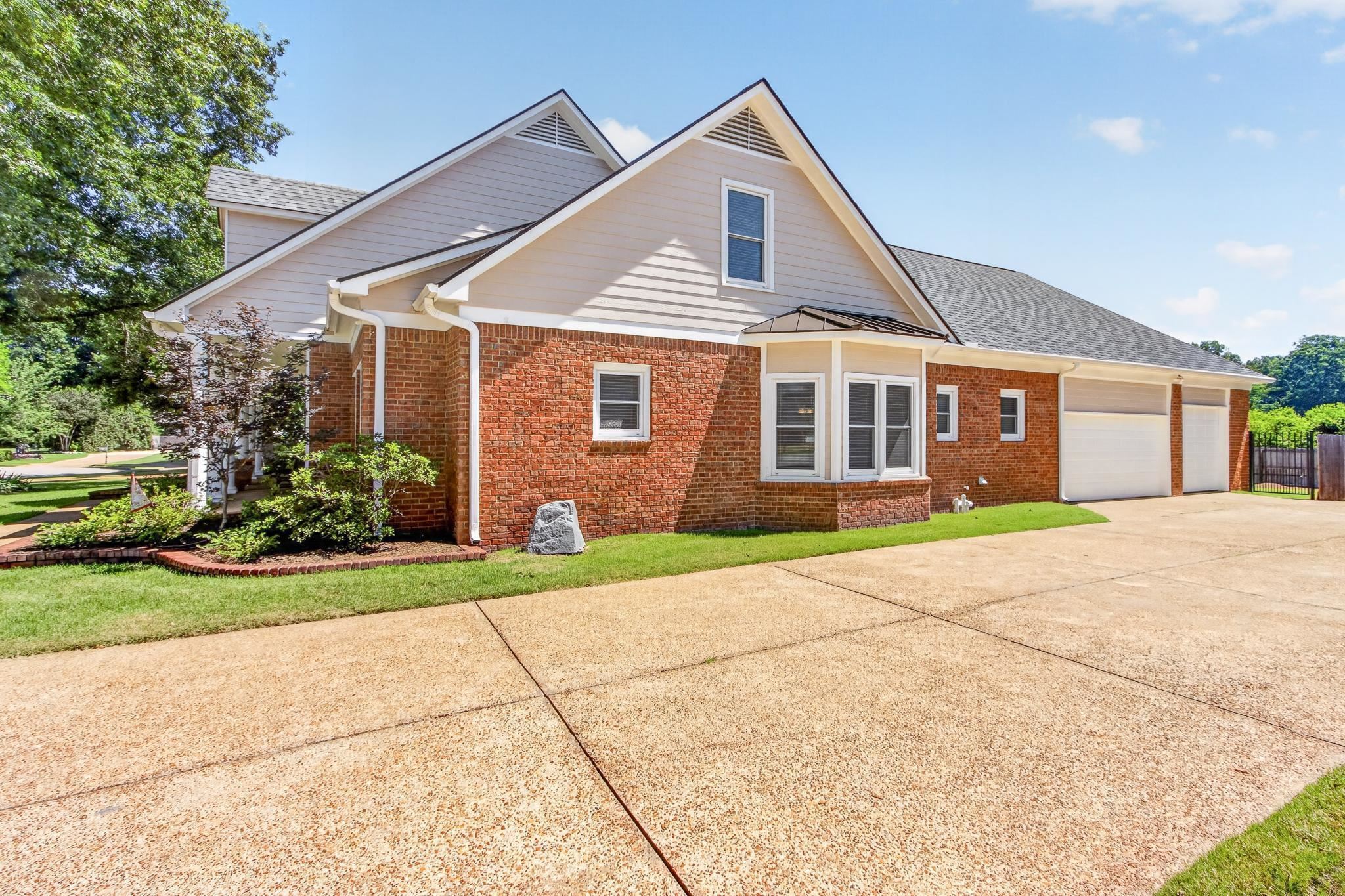 845 Hatton Cove Collierville, TN 38017 - Photo 3 of 37