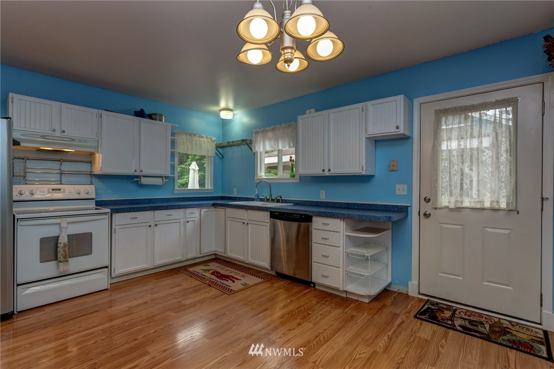 7766 Silver Lake Road Maple Falls, WA 98266 - Photo 9 of 24 Gallery Image 9