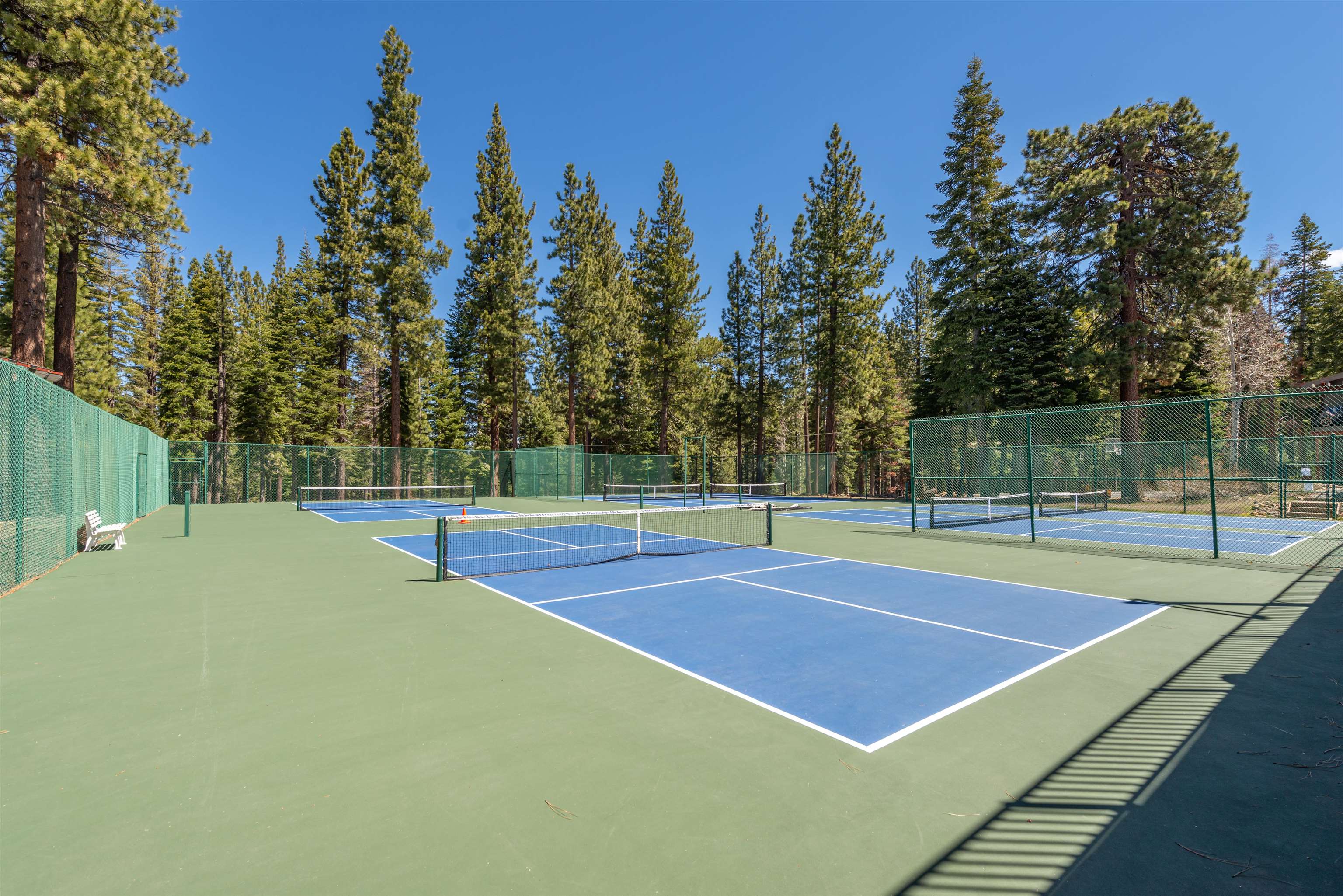 6090 Rocky Point Truckee, CA 96161 - Photo 28 of 28 a view of a tennis court
