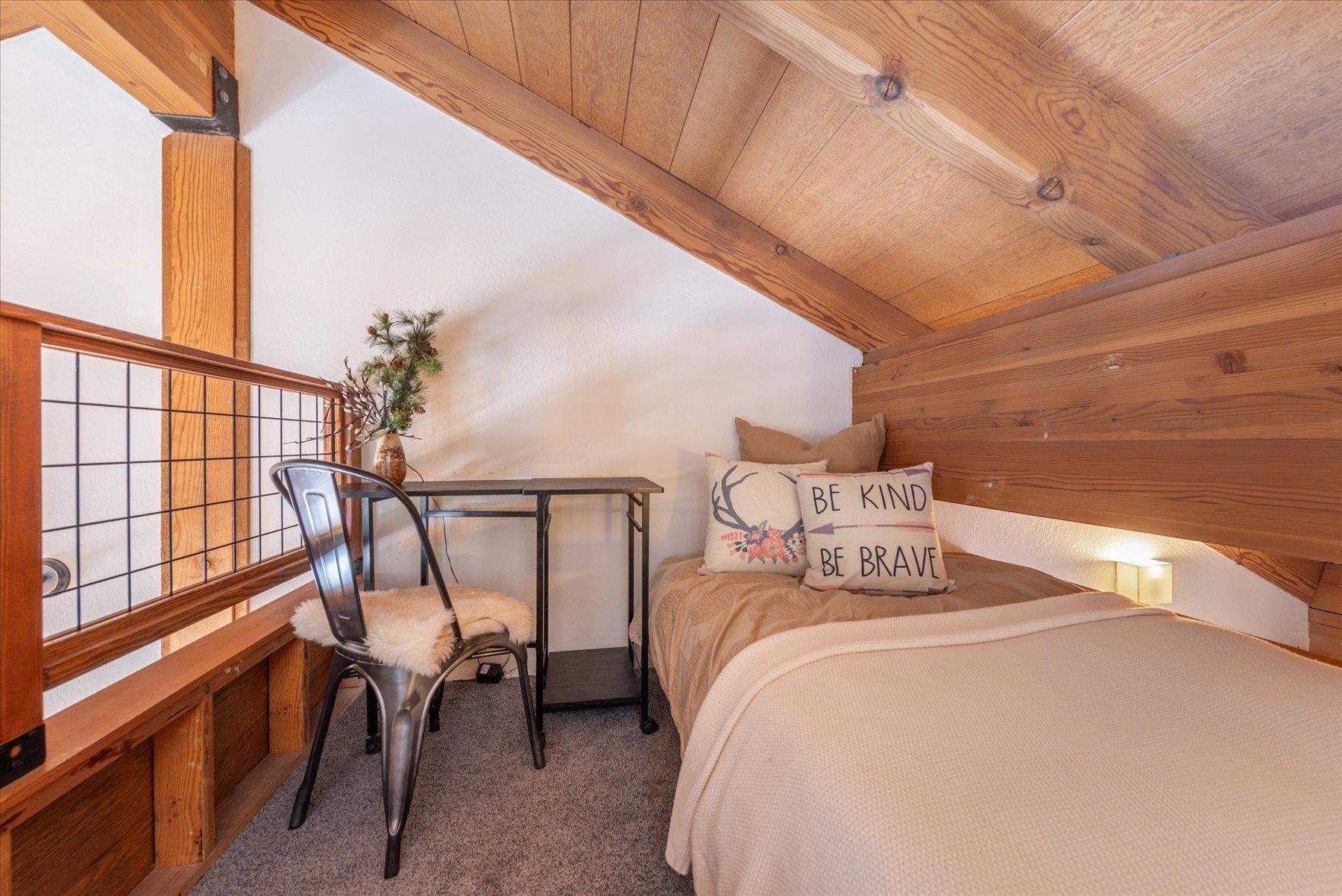 6090 Rocky Point Truckee, CA 96161 - Photo 6 of 28 a bedroom with a bed and a window