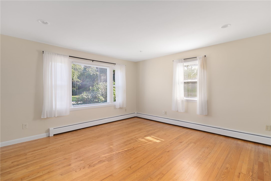 9 Chestnut Hill Road, Unit B Middletown, RI 02842 - Photo 13 of 34 Gallery Image 13