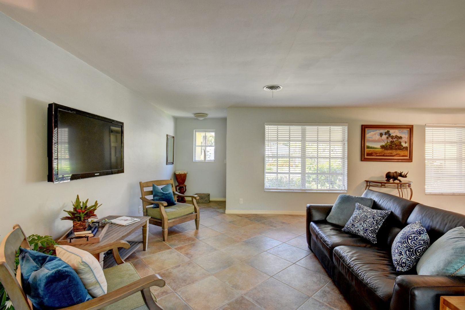 698 Southwest 4th Street Boca Raton, FL 33486 - Photo 24 of 52 Foyer Entrance