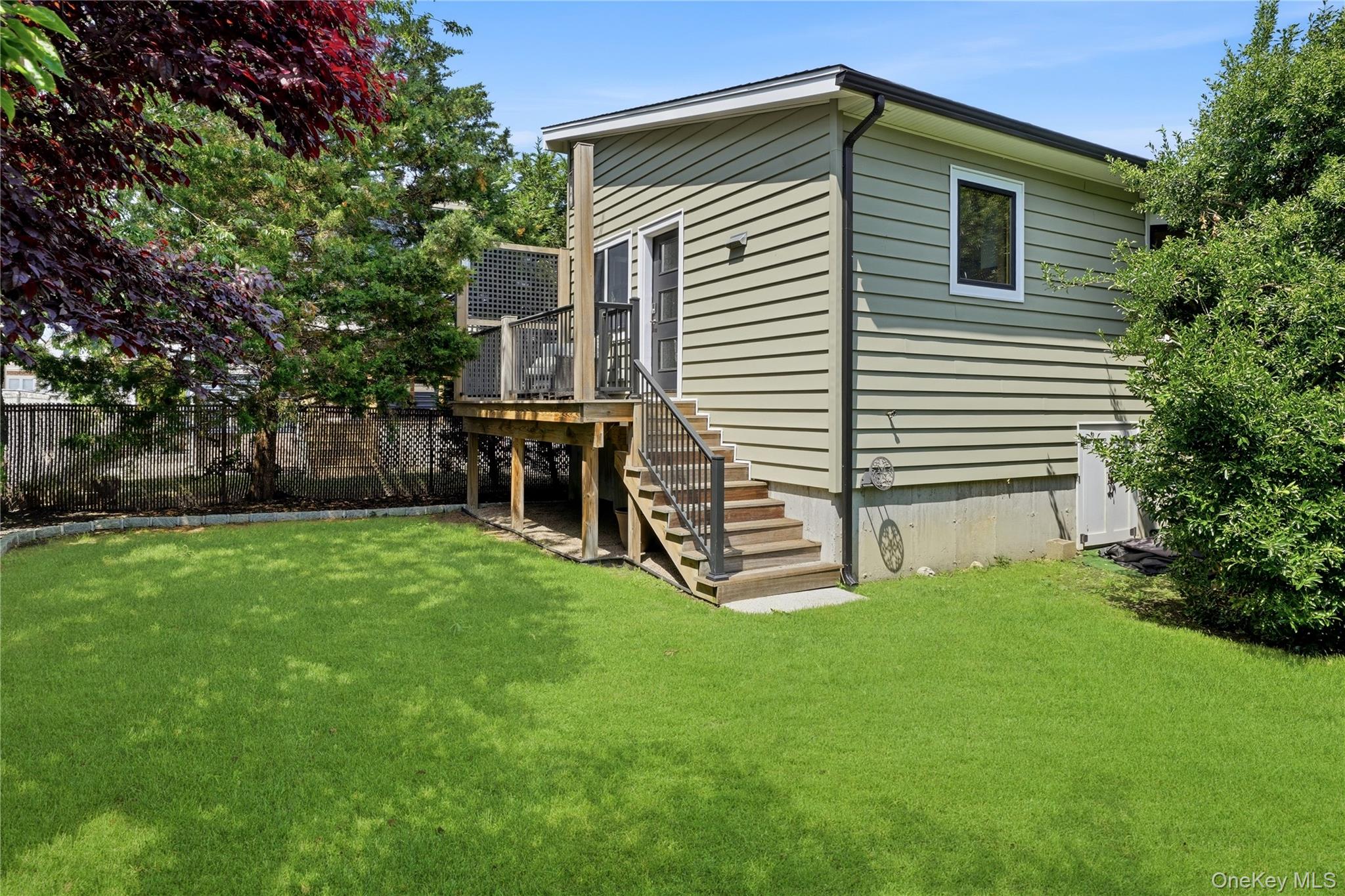 2540 Riverside Avenue Seaford, NY 11783 - Photo 26 of 37