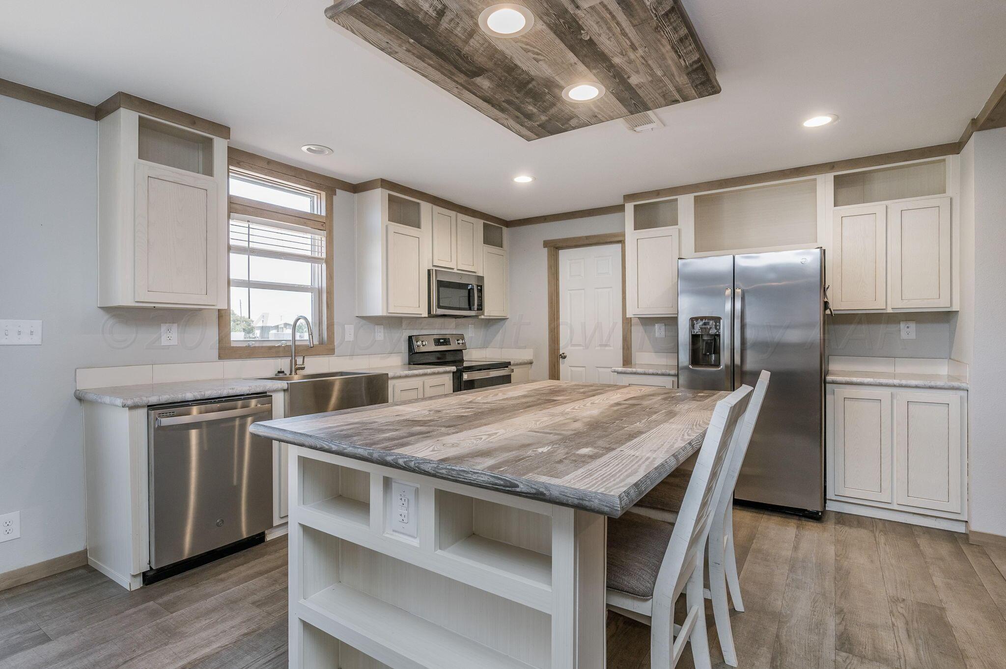 11900 Ranch Trail Amarillo, TX 79118 - Photo 4 of 17 Kitchen/Pantry
