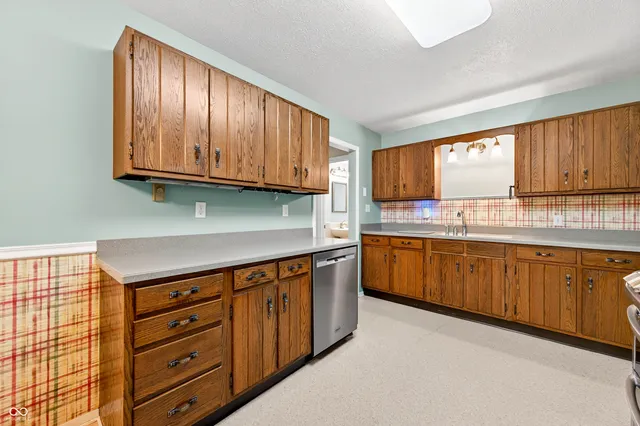 $220,000 | 2720 12th Street, Columbus, IN 47201