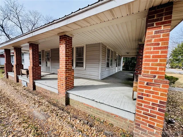 $1,500 | 411 Carthage Road, Lumberton, NC 28358