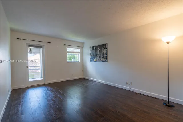 $2,000 | 8002 Lagos De Campo Boulevard, Unit B201, Tamarac, FL 33321