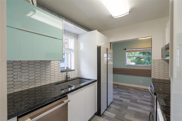 $2,000 | 8002 Lagos De Campo Boulevard, Unit B201, Tamarac, FL 33321