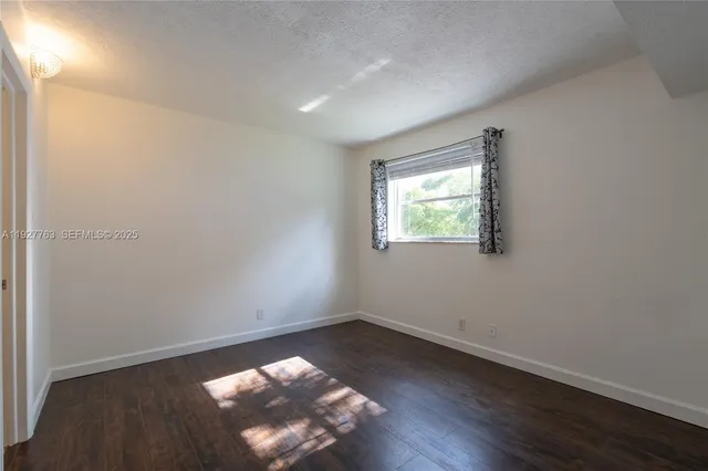 $2,000 | 8002 Lagos De Campo Boulevard, Unit B201, Tamarac, FL 33321