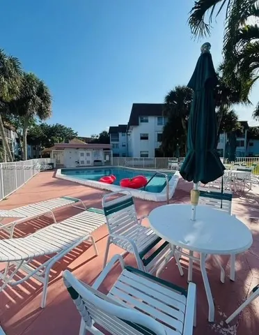 $2,000 | 8002 Lagos De Campo Boulevard, Unit B201, Tamarac, FL 33321