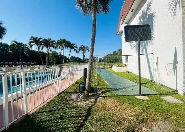 $2,000 | 8002 Lagos De Campo Boulevard, Unit B201, Tamarac, FL 33321