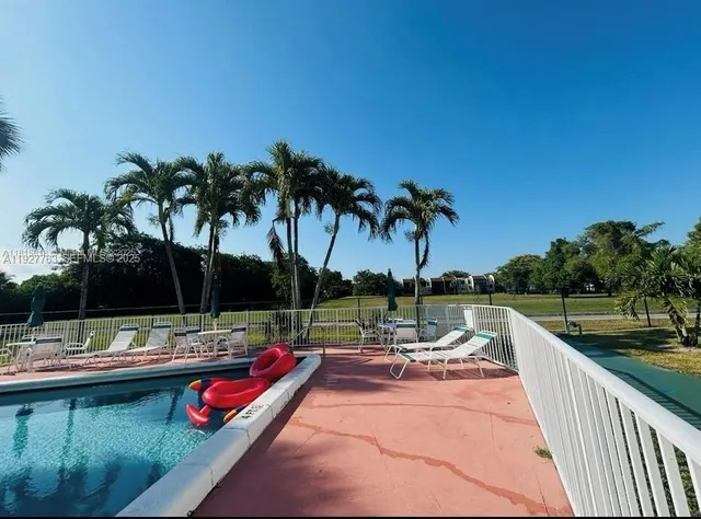 $2,000 | 8002 Lagos De Campo Boulevard, Unit B201, Tamarac, FL 33321