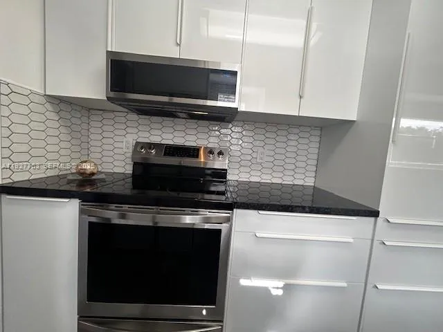 $2,000 | 8002 Lagos De Campo Boulevard, Unit B201, Tamarac, FL 33321