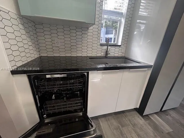 $2,000 | 8002 Lagos De Campo Boulevard, Unit B201, Tamarac, FL 33321