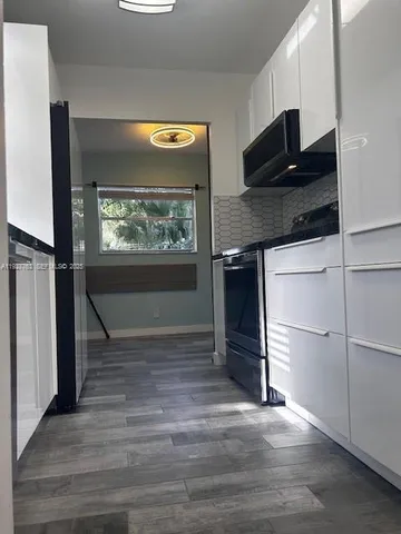 $2,000 | 8002 Lagos De Campo Boulevard, Unit B201, Tamarac, FL 33321