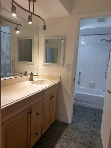 $2,000 | 8002 Lagos De Campo Boulevard, Unit B201, Tamarac, FL 33321