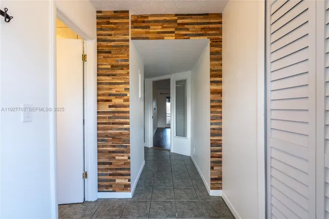 $2,000 | 8002 Lagos De Campo Boulevard, Unit B201, Tamarac, FL 33321